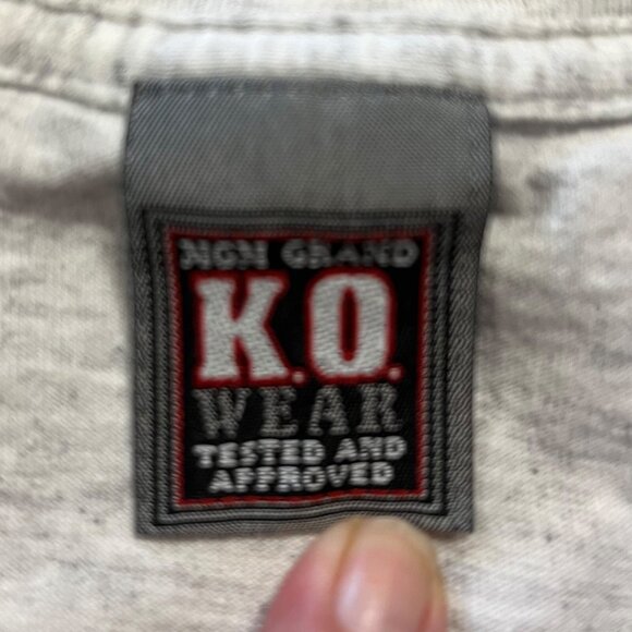 MIKE TYSON vs MCNEELEY “He’s Back’ T-Shirt MGM Grand K.O. Wear Vintage 1995 Sz L - Picture 6 of 8